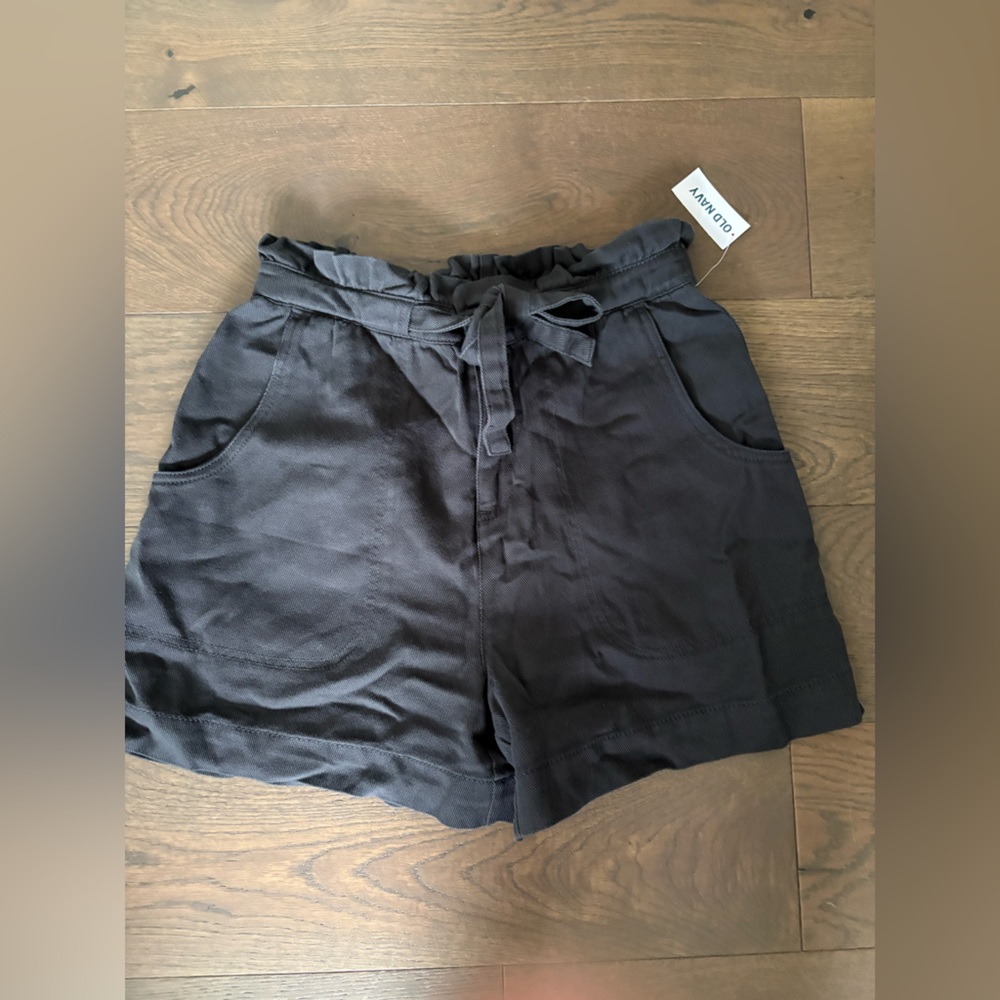 Old Navy High-Waist Paperbag Tie Shorts Panther Black